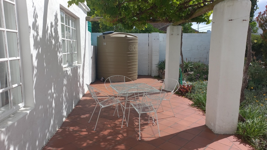 To Let 1 Bedroom Property for Rent in Vermont Western Cape